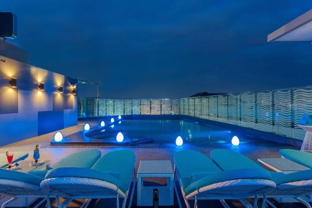 Centara pattaya hotel 4. Паттайя авеню. Centra by centara avenue hotel pattaya. Отель centara azure hotel pattaya. Centara pattaya hotel фото.