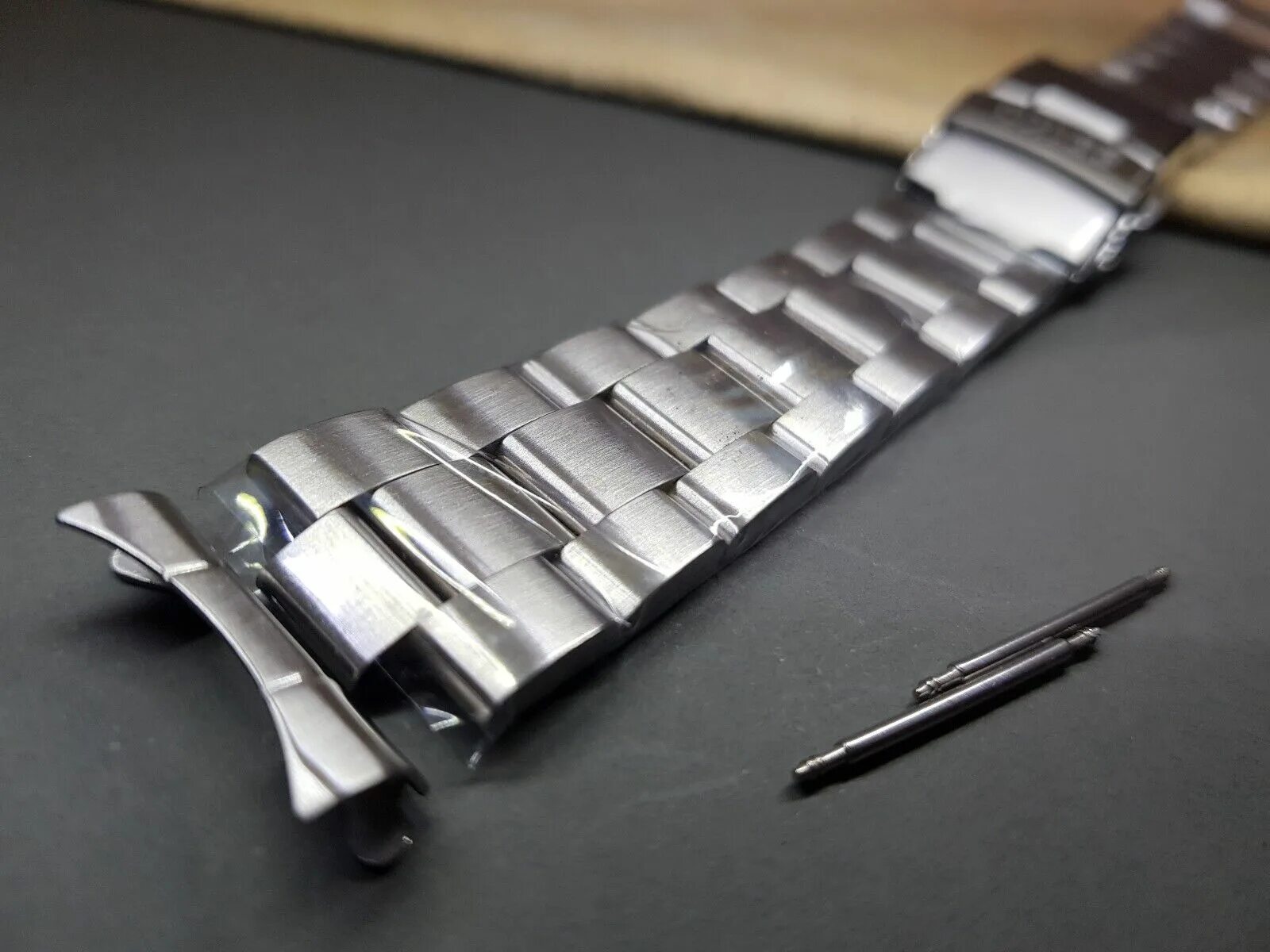 оригинальные браслеты для часов. металлический браслет на diesel 4323. металлический браслет для часов таг хауэр. браслет для часов diesel dz2349. Seiko 7s26-3100.