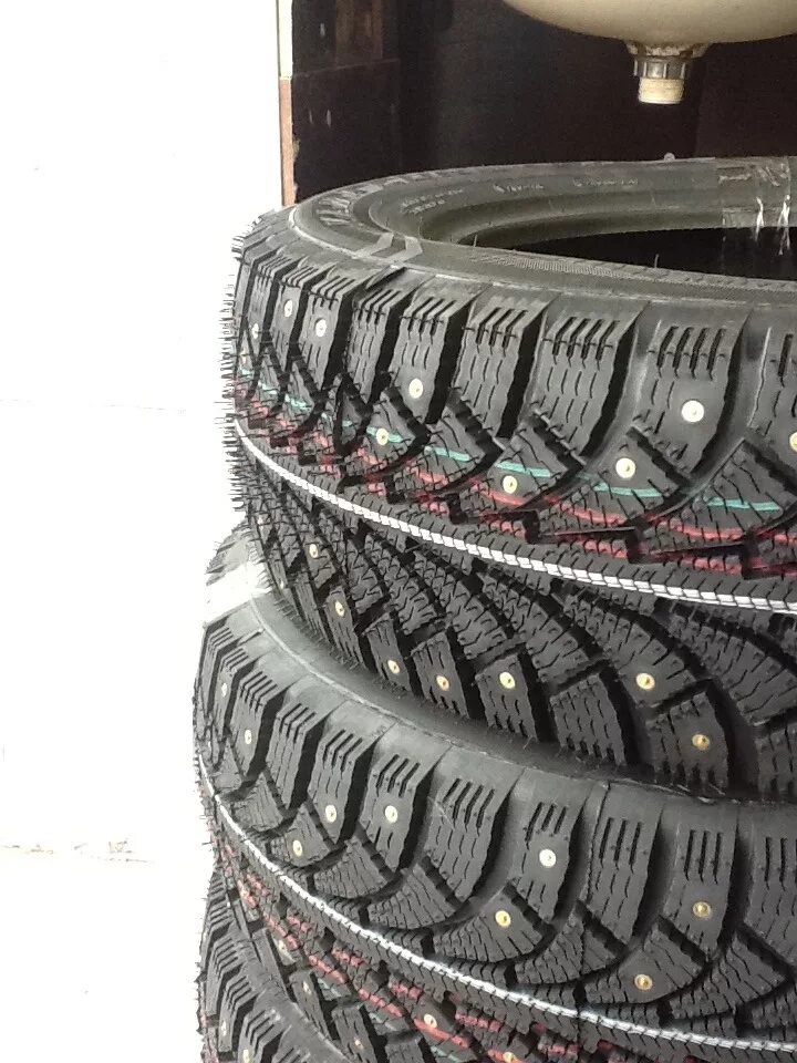 Лучшая зимняя резина 14. Hankook winter i cept rs или michelin x-ice xi3. Лучшая зимняя резина 14. Зимняя резина гранта бином. Шины зимние ханкук 175/65 r14 82t.
