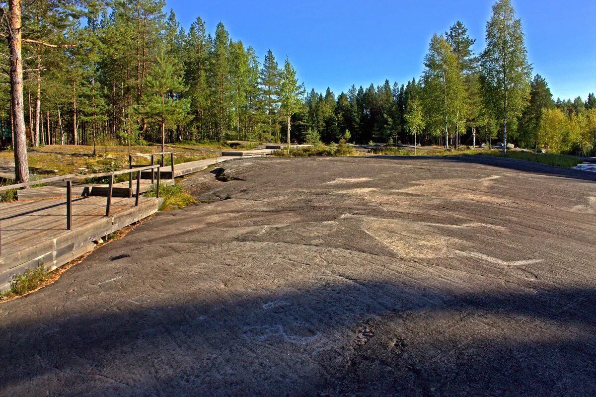 Петроглифы беломорск. Петроглифы в карелии беломорск. Беломорские петроглифы река выг. Петроглифы онежского озера и белого моря. Карелия беломорские петроглифы залавруга.