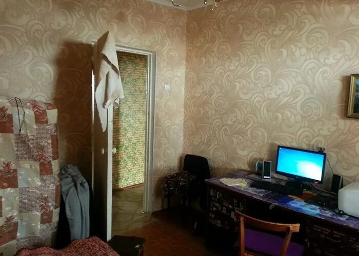 Обои на квартиру карабалта. 4 х комнатную продаю. 4 х комнатную продаю. Фото квартиры. Квартира двушка вторичка.