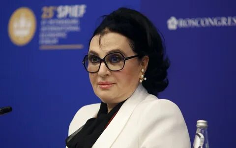 Сколько лет винер усмановой в 2024