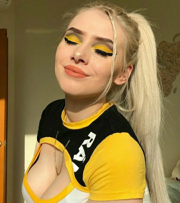 Sveta sollar блоггер. Блоггер света соллар. Sveta sollar фото. Света соллар 2017. Света соллар 2022.