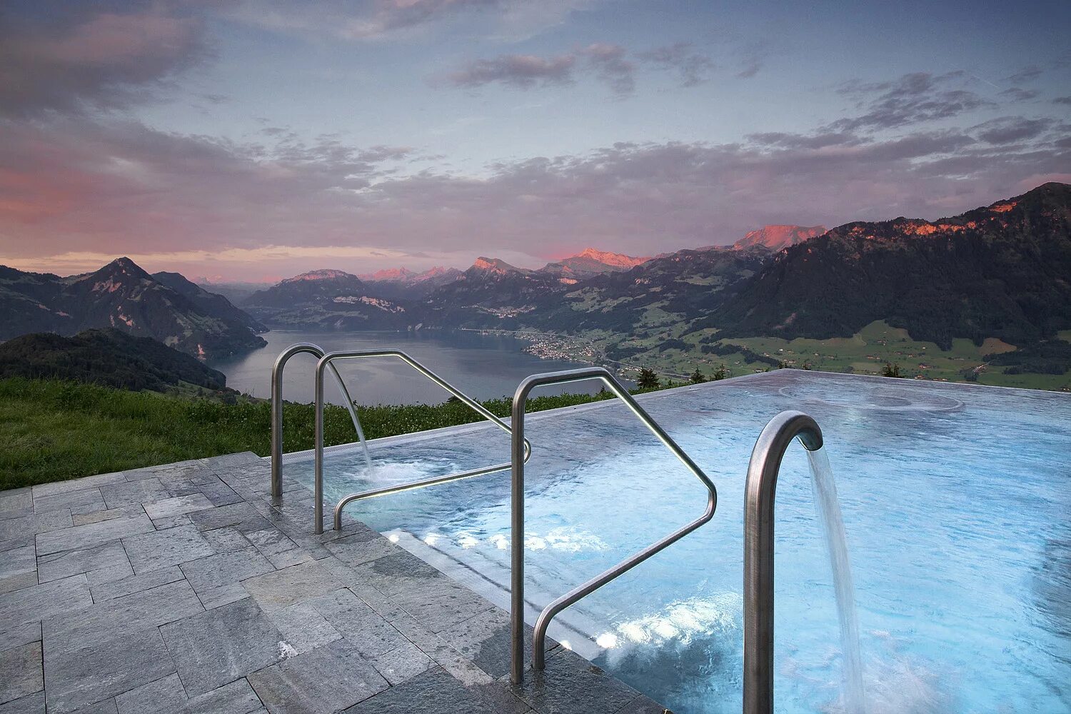 Отель с бассейном. Отель вилла Honegg. Швейцария вилла Honegg. Villa Honegg Швейцария горы. Hotel Villa Honegg 5* Швейцария.