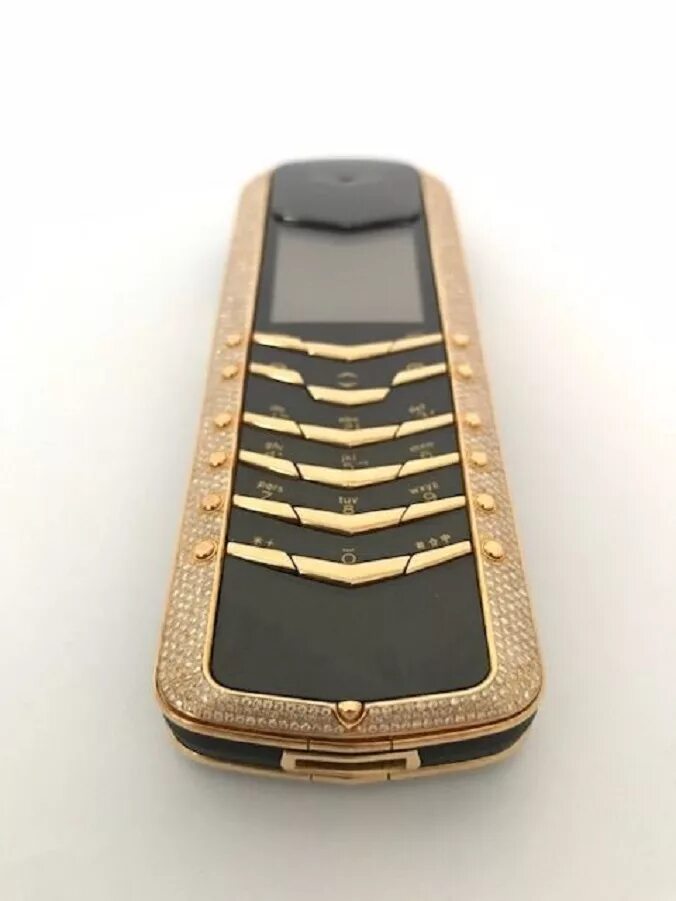 Дорогой телефон в россии. Vertu Signature Diamond. Vertu 18k Gold. Телефон Vertu Signature Gold. Vertu White Gold Full Pave + Baguette.