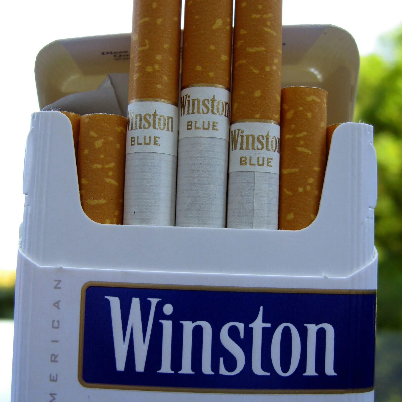 Мальборо 200 рублей. Сигареты Винстон Блю Winston Blue. Сигареты Винстон синий. ,,Winston сигареты Winston. Пачка сигарет Winston Blue.