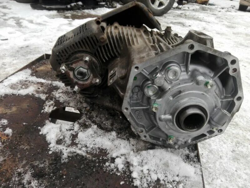 Раздаточная коробка land cruiser 150. Раздатка тойота ленд крузер 200. Раздатка тойота ленд крузер. Раздатка lc200. Коробка автомат lc 200.