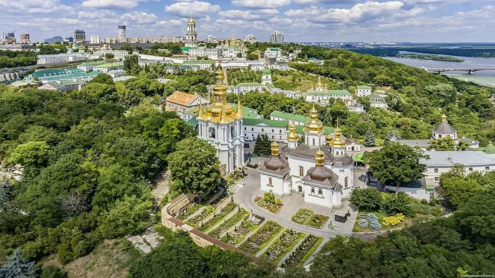 Киево-Печерская Лавра Киев. Киево Печерский монастырь в Киеве. Киевско Печорская Лавра. Свято Успенская Киево Печерская Лавра Киев.