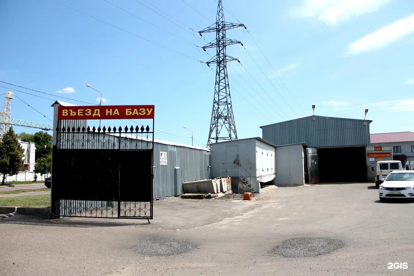 Улица монтажников тамбов. Тамбов, улица чичканова, 79к2. Магазин охотник тамбов. Тамбов улица чичканова. Тамбов магазин охотник на чичканова.