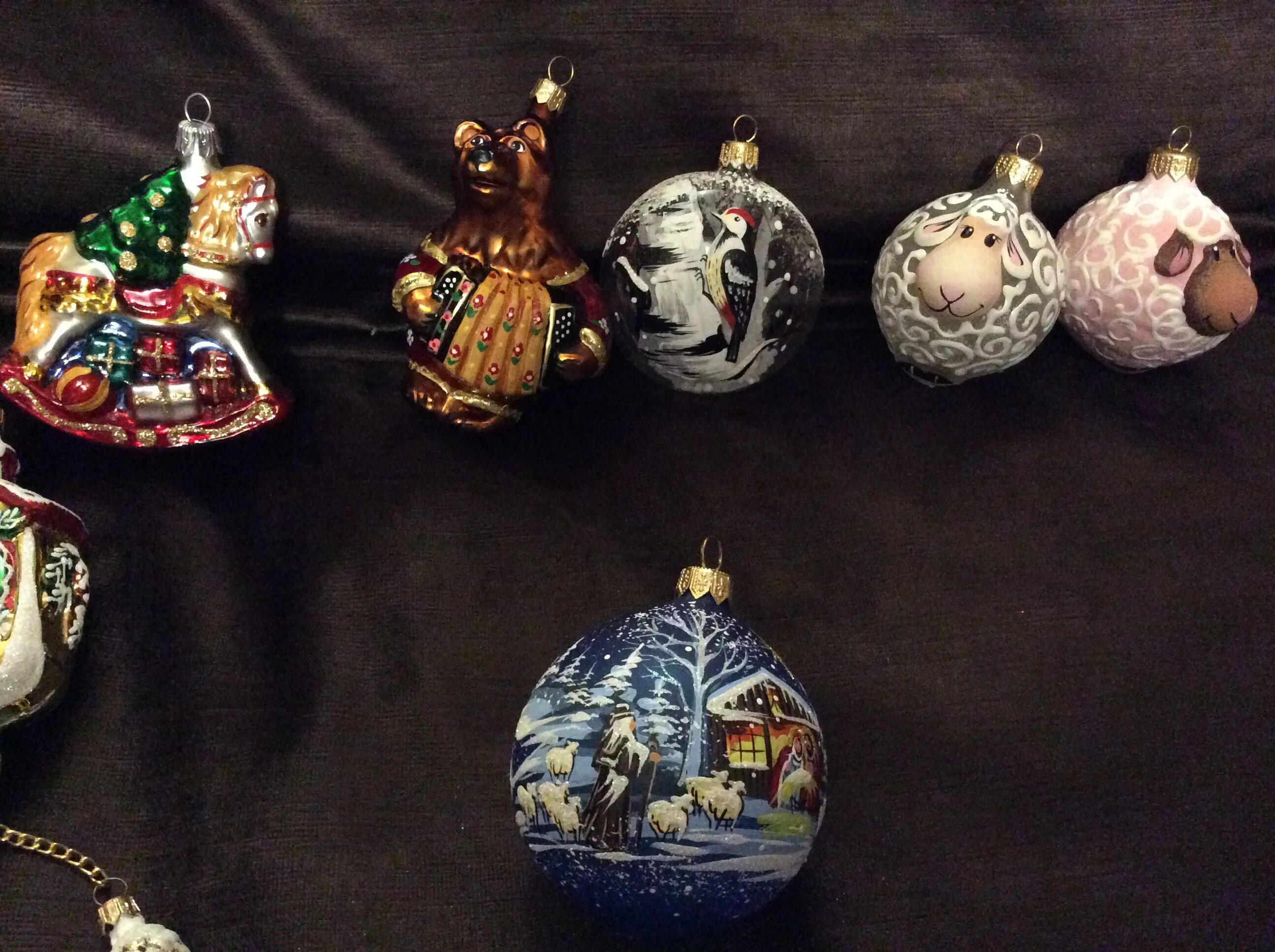 Коллекция елочных игрушек. Самые необычные игрушки на елку. Старинные елочные игрушки. Коллекции елочных игрушек. Настоящие елочные игрушки.