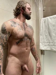 Meet me in the locker room 😉 💦. 