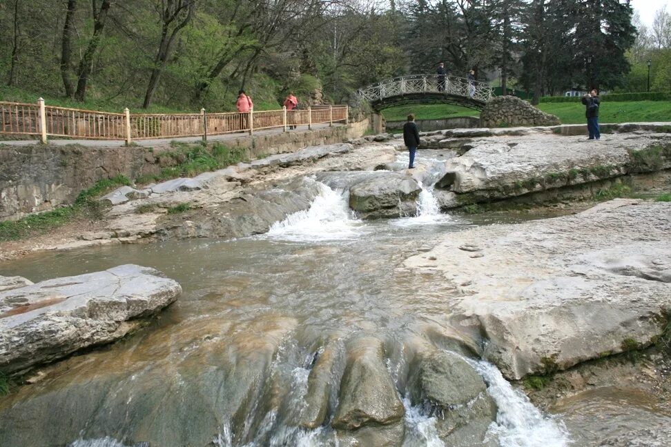 В минеральных водах есть источники