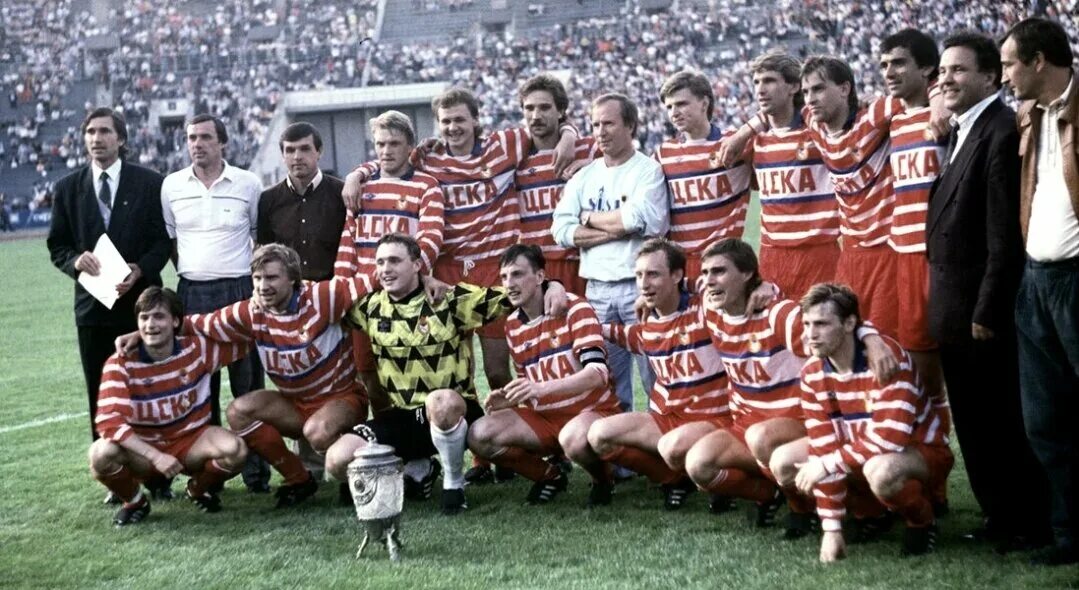 Физкультурные пирамиды 20-х годов. Сборная фрг 1988. Клубы в послевоенное время. Советские российские клубы. Советские российские клубы.