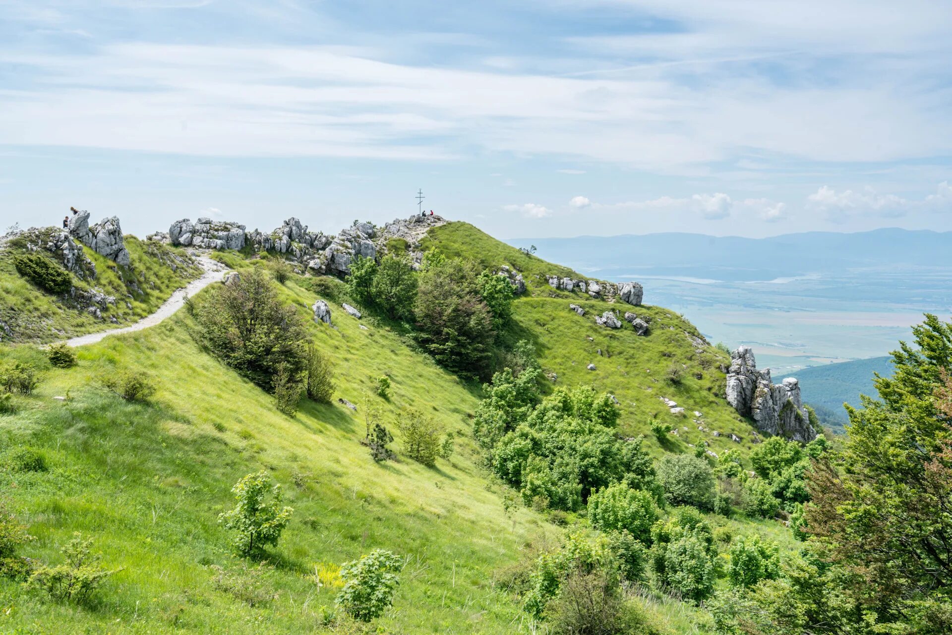 Горный перевал в болгарии. Гора шипка болгария. Горный перевал в болгарии. Гора шипка болгария. Горный перевал в болгарии.