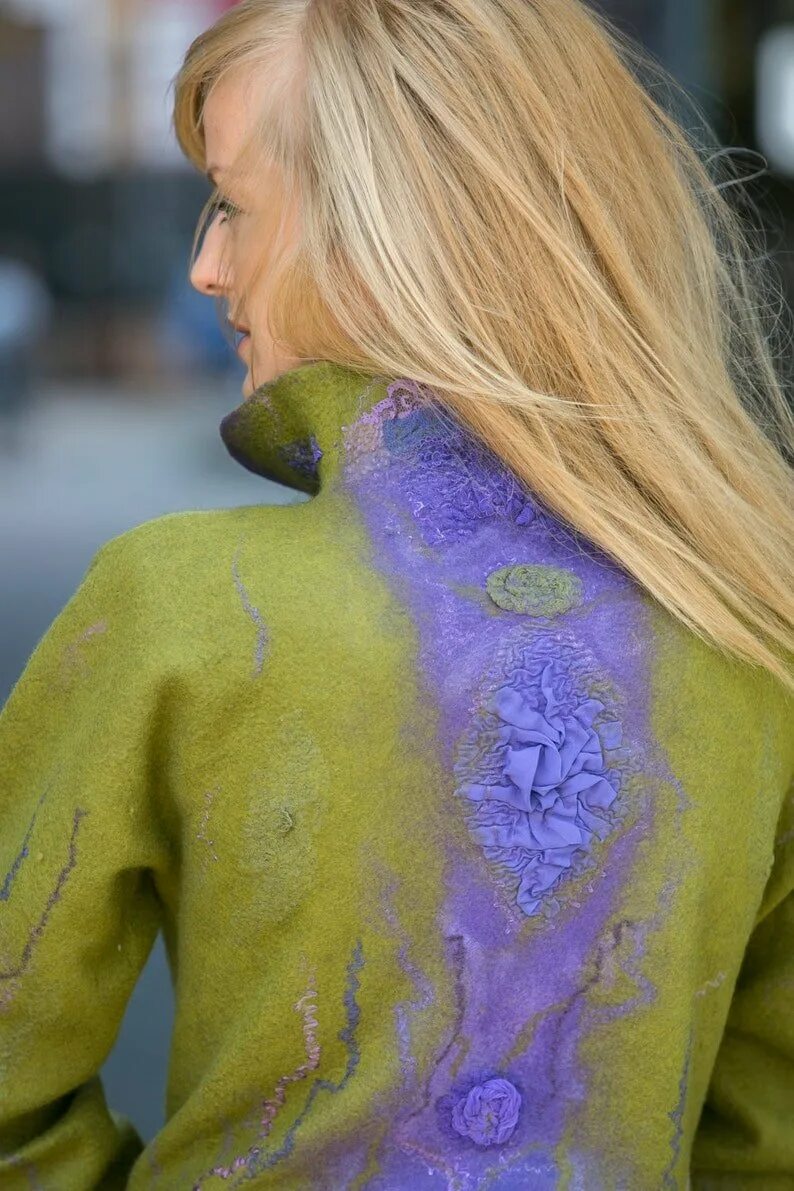 Валяние из шерсти одежда. Одежда из войлока. Валяные платья из шерсти. Валяние одежды в русском стиле. Валяние одежды.