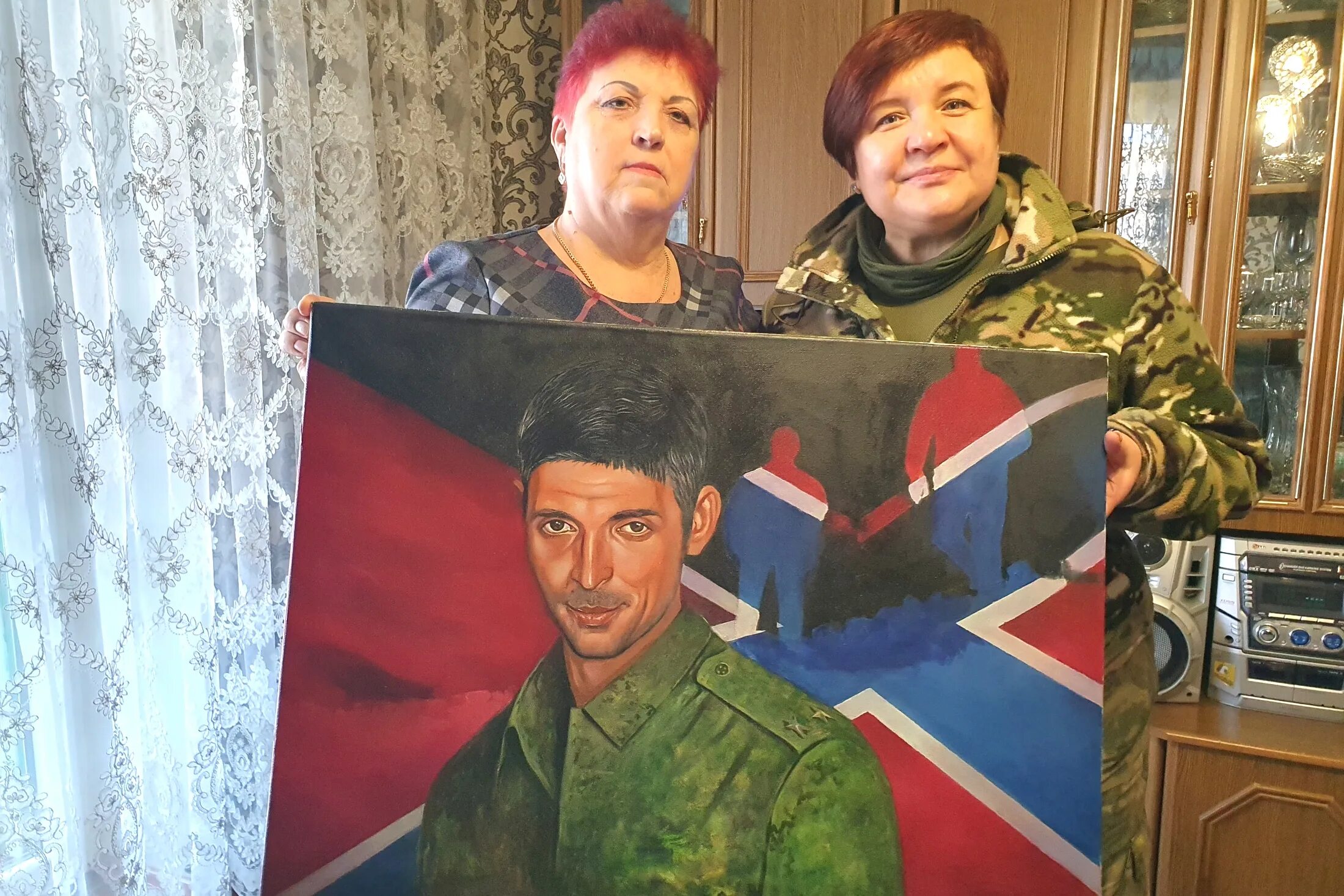 Мама гиви михаила толстых. Гиви и женщины. Мама гиви. Герои днр фото. Мать гиви.
