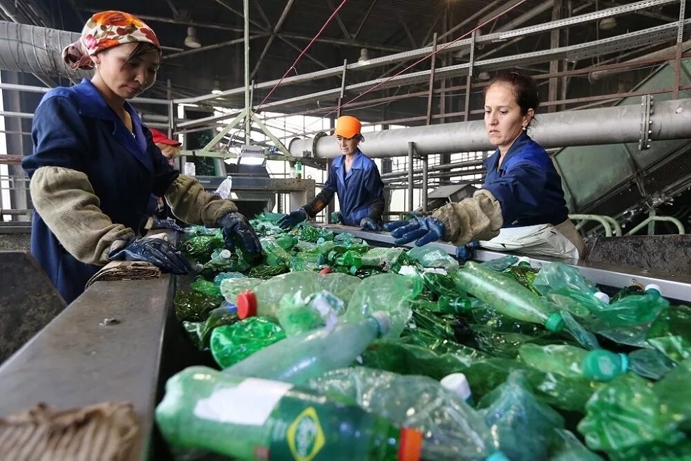 Новокузнецкий комплекс. Мусороперерабатывающий завод. Мусоросортировочный комплекс нева. Перерабатывающий завод мусора в россии. Завод утилизации отходов.