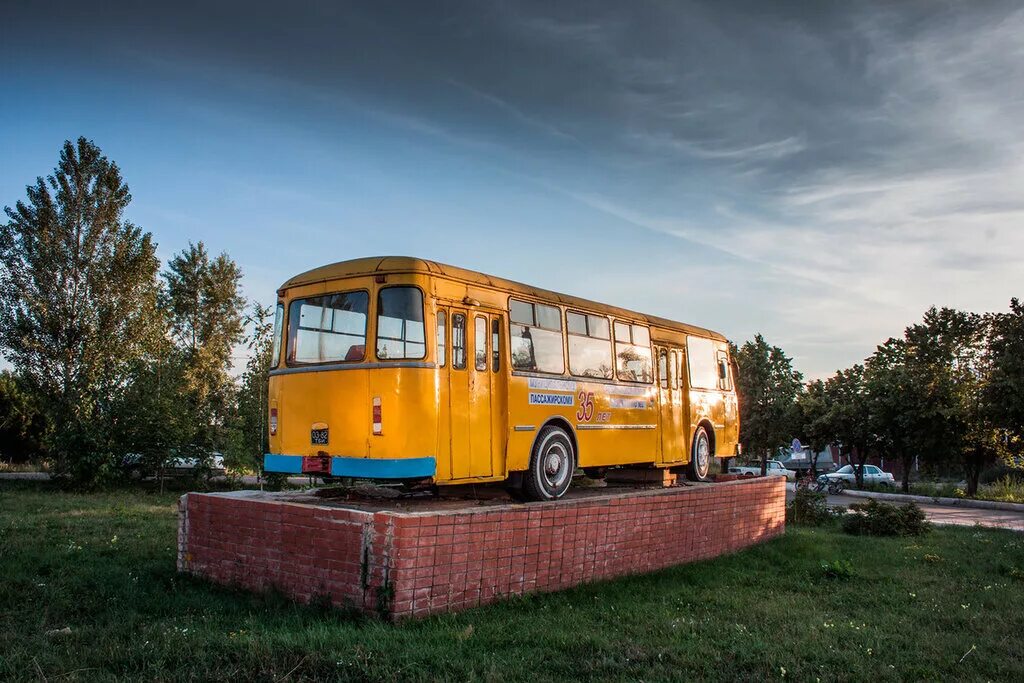 Автобусы старые дороги. ЛИАЗ 677. ЛИАЗ-677 автобус. ЛИАЗ 677 Казань. Первые ЛИАЗ 677.