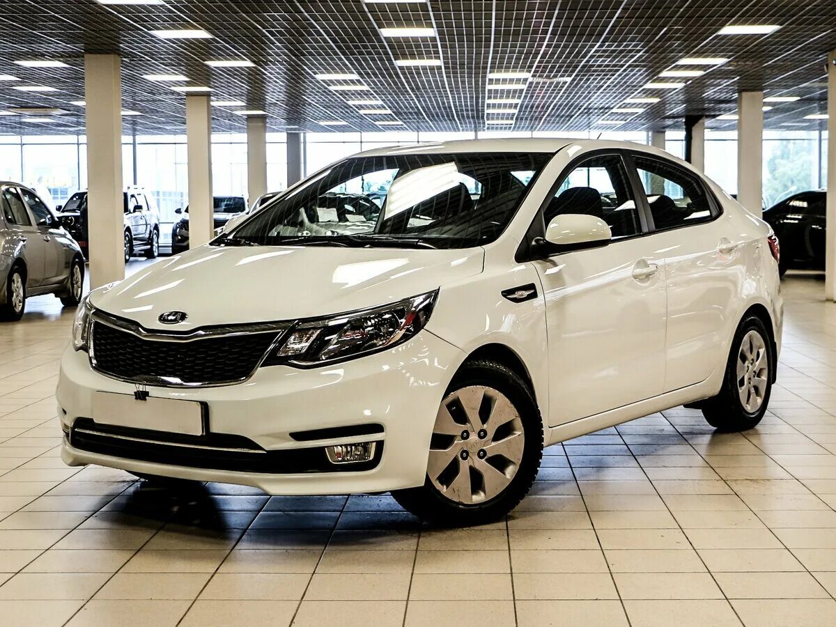 Kia Rio 2016 белая. Kia Rio 3 Рестайлинг. Kia Rio 3 рестайл. Kia Rio 3 2017.