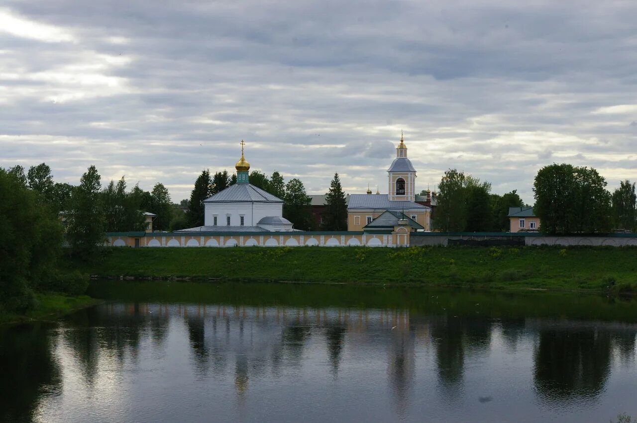 Информация новгородская область. Вышний Волочек река Мста. Вышний Волочек озеро. Природа Новгородской области. Фото озеро Мстино Вышний Волочек.