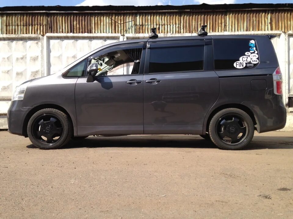 Toyota noah диски. Toyota noah диски. Toyota voxy 17 колеса. Toyota noah диски. Toyota noah диски.