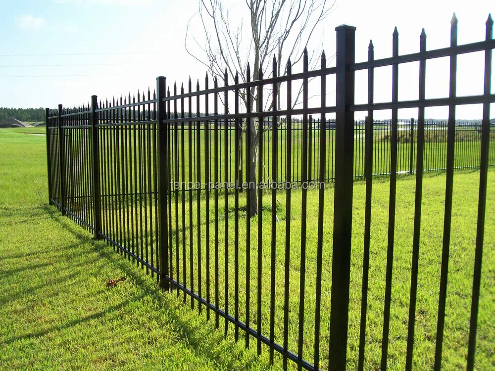 Металлический забор. Забор металлический секционный. Железный забор. Забор металлический сварной.