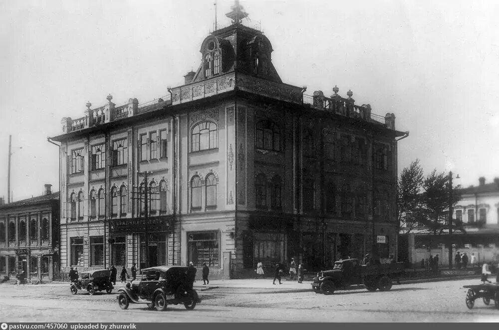 Исторические здания ул Малышева в Екатеринбурге. Свердловск 60-х г.угол Вайнера/Малышева. Улица Малышева старый Екатеринбург. Екатеринбург старый перекрёсток улица Малышева Хохрякова. Как раньше называлась свердловская область