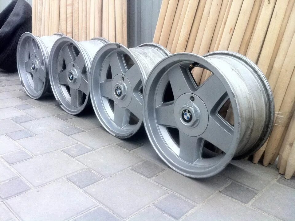 Ronal r15. Диски Ronal r15. Диски Ronal r15 4х100. Ronal r15 BMW.