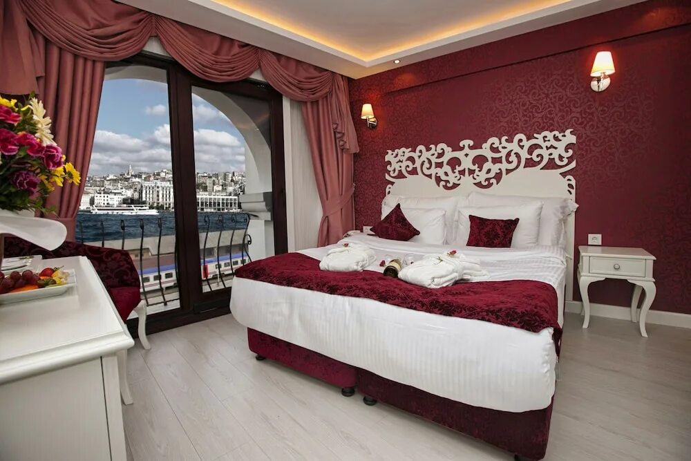 Сайт отелей стамбула. Отель Пенинсула Стамбул Босфор. Mona Bosphorus Hotel Стамбул. Hotel Evsen Стамбул. Отели Стамбула 2022.