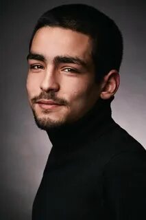 Актер омаров