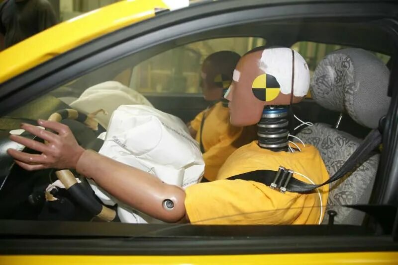 Правой подушки безопасности. Подушка безопасности. Подушки безопасности в автомобиле. Airbag подушки безопасности. Задняя боковая подушка безопасности.