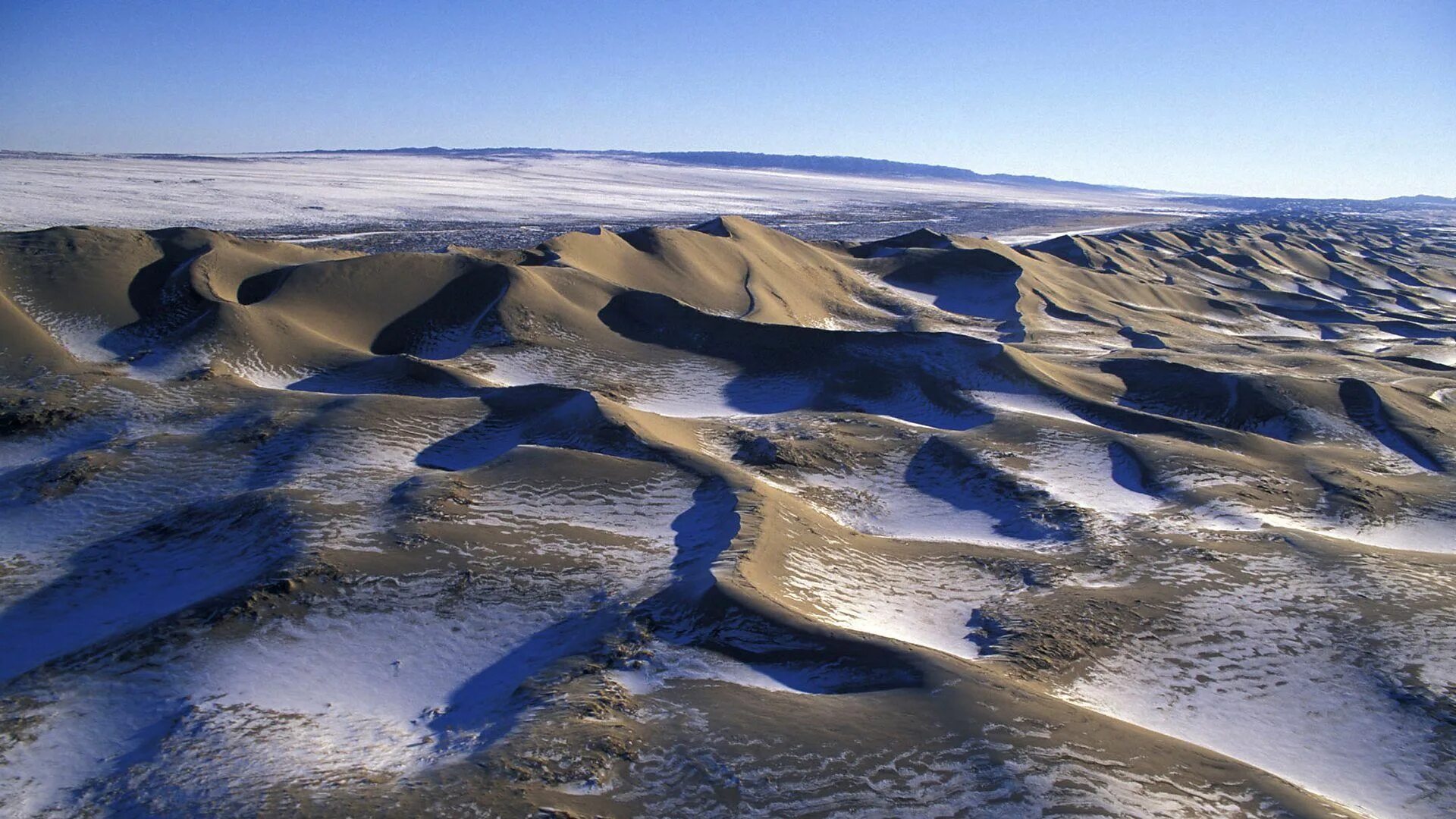 Планета земля пустыня. Пустыня Гоби. Пески пустыни Гоби. Пустыня Гоби зима. Гоби зимой.