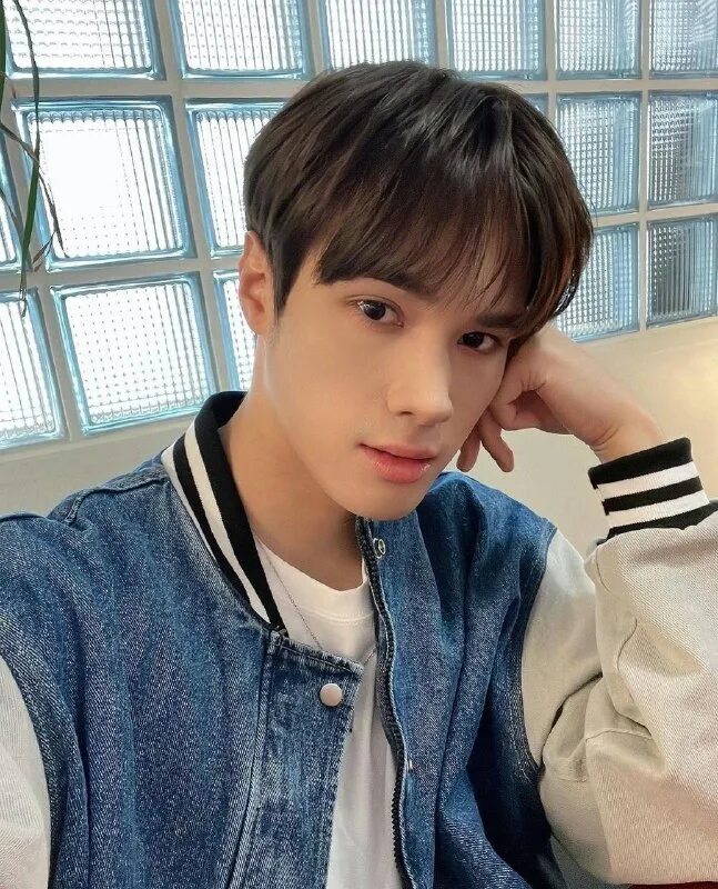 чжоу цзелунь. Enhypen чонсон. джи джей х. Jay park enhypen. хосок bts.