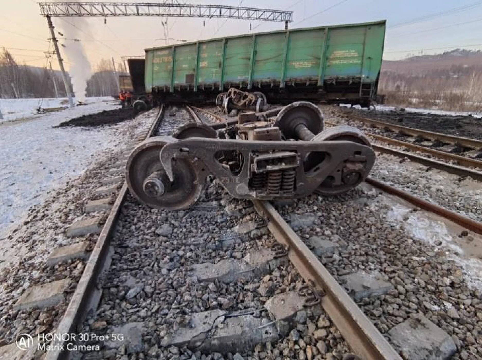 станция новки сход вагонов. сход поезда. сошедшая с рельсов 1. забайкальская железная дорога сход вагонов 2021. сход вагонов щекино лазарево.