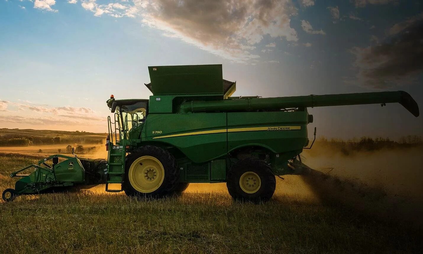 Про комбайны и тракторы. Комбайн John Deere s760. S440 комбайн John Deere. Комбайн Джон Дир s780i. John Deere w430 комбайн.