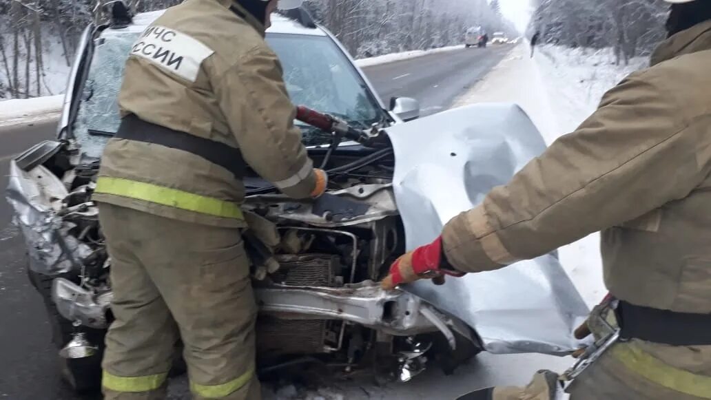 Происшествия в новгородской области. Авария малая Вишера Спасская Полисть. Аварии в Маловишерском районе. ДТП Любытино Новгородская.