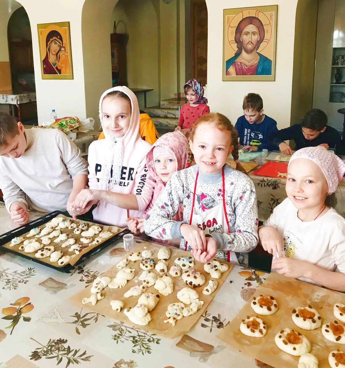 Сорок сороков православный праздник. Жаворонки на 40 мучеников Севастийских. Сорок сороков день 40 Севастийских мучеников. Жаворонки праздник сорок Севастийских мучеников.