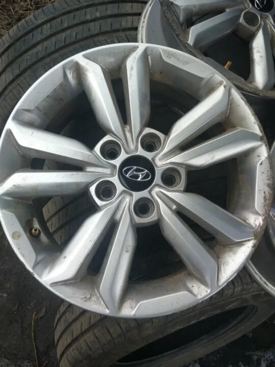 Диск хендай крета оригинал. Диски hyundai creta r16. hyundai creta диски r17. оригинальные диски хендай крета 16. диск hyundai creta r17 оригинал.