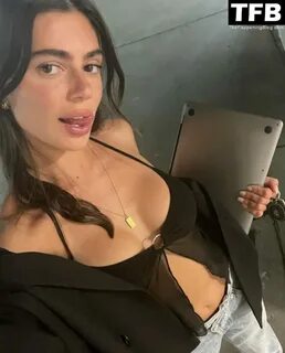Ashton Wood Nude & Sexy (5 Photos) .