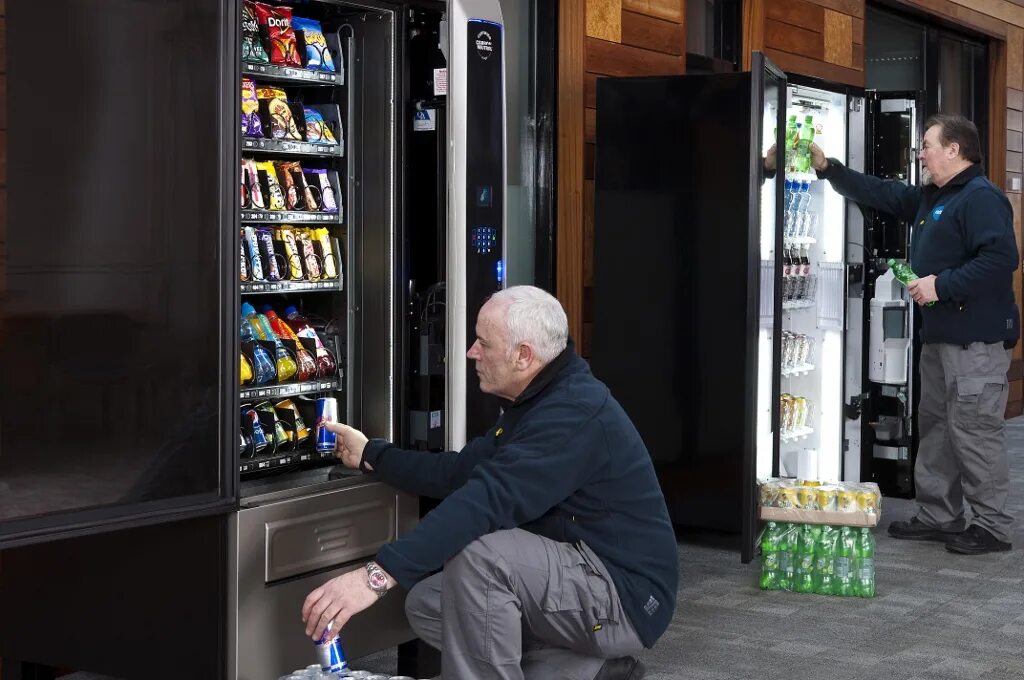 Пта вендинг. Вендинговые аппараты "vending". Вендинговые аппараты в университете. Вендинг 2022. Автомат выдачи еды.