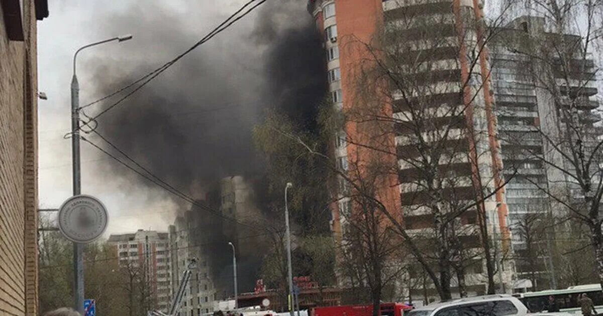 Пожар в Ховрино. Пожар на севере Москвы. Пожар в Москве сейчас. Пожар в Москве многоэтажка.