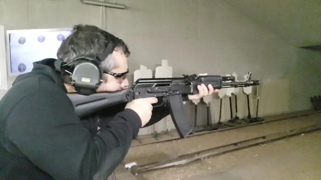 Стрельба ак 1. Затворная задержка ак-74. ak12 затворная задержка. стрельба очередями. ак 74 стрельба очередью.