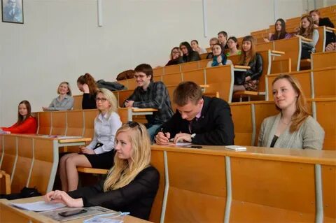 Студентка за долги