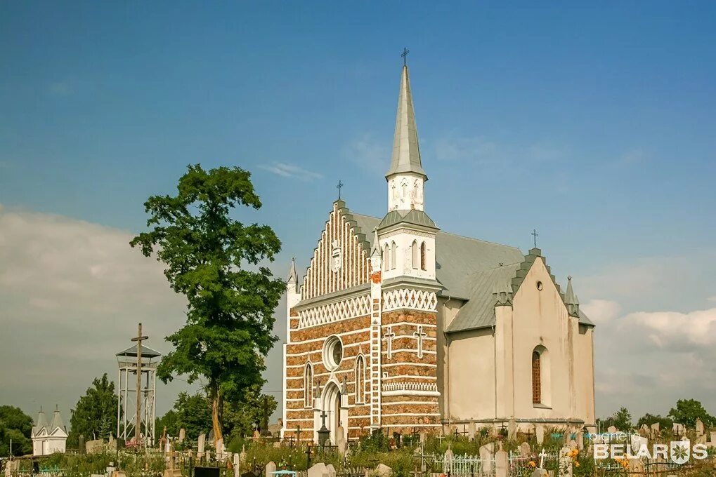 Красный костел минск. Церковь вознесения девы марии (миоры). Костёл святого симеона и святой елены. Костёл святого симеона и святой елены (минск). Католический храм в минске.