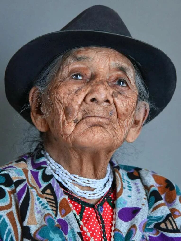 Старому возрасту. Долгожители 100 лет. Женщины долгожители. Столетняя женщина. 100 Летние долгожители.