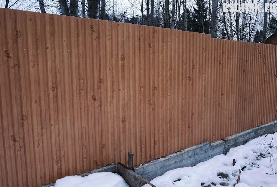 Профлист для забора дерево. Профнастил с8 ecosteel кедр. профнастил мп 20 под дерево. профнастил мп-20 экостил (дерево) 0.5 мм забор. профнастил с21 забор.
