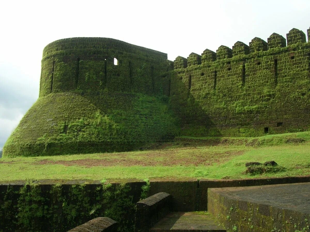 Зеленый Форт Мирджан. Fort Montagu Нассау. Форт Индж. Форт ДХАЙЯ.