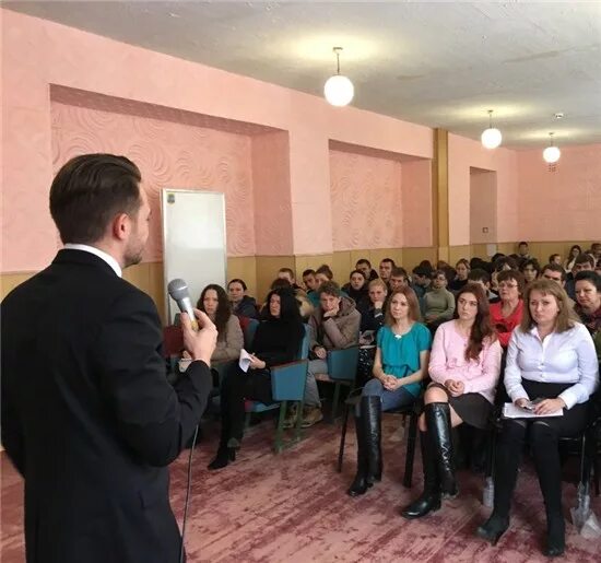 Семикаракорск агротехнический техникум. Агротехнологический колледж семикаракорск. Агротехнологический колледж семикаракорск. Семикаракорск техникум. Эмблема студента агротехнологического техникума.