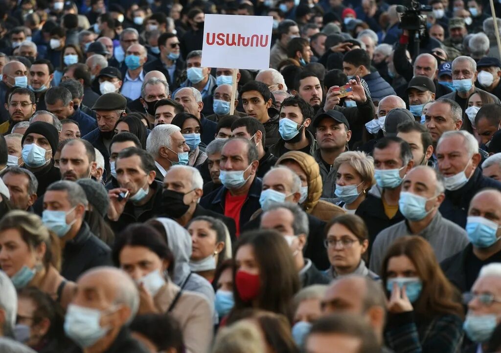 Армения сегодня ютубе. Митинг в Ереване. Митинг оппозиции в Ереване. Пашинян митинг. Митинги в Ереване против России.