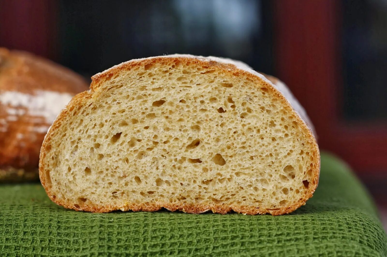 хлеб на закваске в хлебопечке. пшеничный хлеб на закваске в хлебопечке. пшеничный хлеб на ржаной закваске. домашний хлеб на дрожжах. опара для ржаного хлеба на закваске.